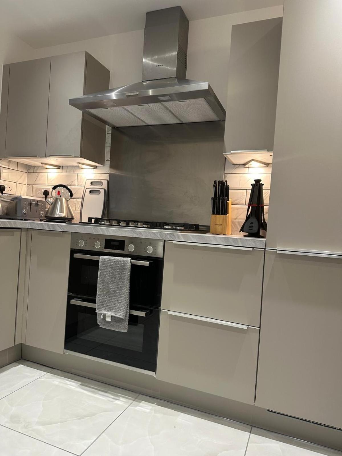 Lush King Ensuite In A Shared Home Μάντσεστερ Εξωτερικό φωτογραφία