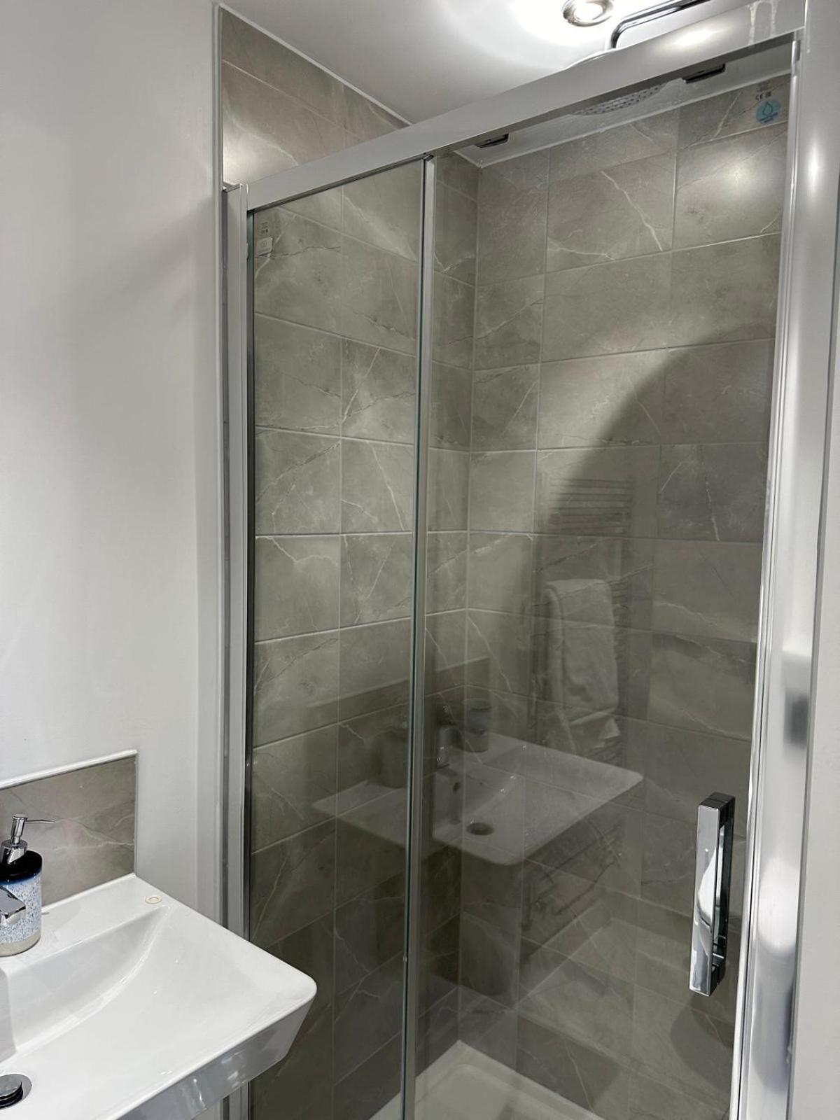 Lush King Ensuite In A Shared Home Μάντσεστερ Εξωτερικό φωτογραφία